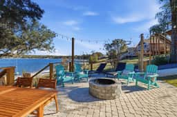 The Oak Cottage on Crystal Lake, 4BR/2BA, Sleeps 10 - Image 3