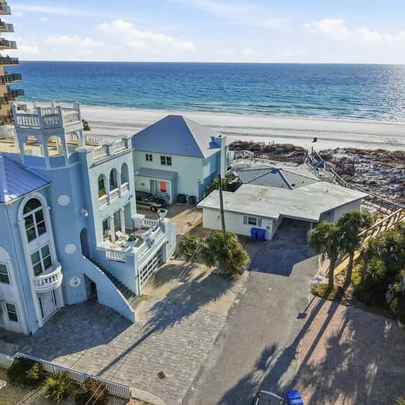 Castle by the Sea, 5BR/3BA, Sleeps 20, Luxury Beach House - Image 1