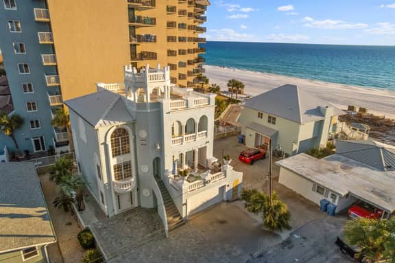 Castle by the Sea, 5BR/3BA, Sleeps 20, Luxury Beach House - Image 2